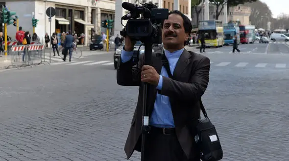 ۶ ساعت انتظار برای دیدن سردار آزمون/ حمید معصومی‌نژاد زرنگ تر از باشگاه رم! + فیلم