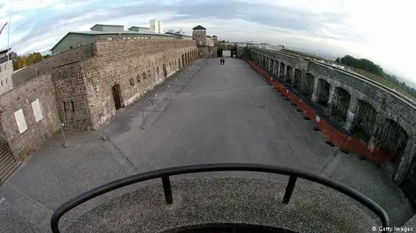 این مرد 95 ساله  جلاد هیتلر بود + جزییات