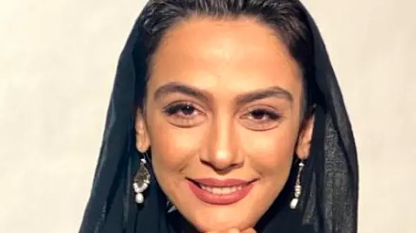 لباس جالب خانم بازیگر / او دلش برای تئاتر تنگ شده