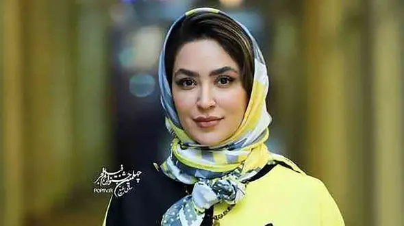 عکس های زننده هم آغوشی فریبا طالبی و شوهرش وسط مردم ! / خجالت دارد !