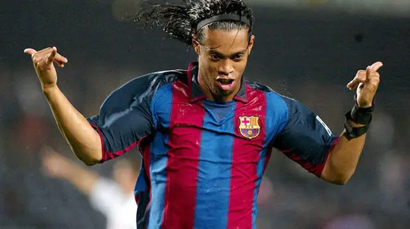 گزارش: لحظات به یاد ماندنی رونالدینیو با برزیل و بارسا