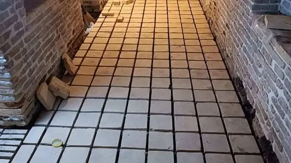 مرمت طبقه همکف بنای تاریخی آخوند ابو در خرم‌آباد 