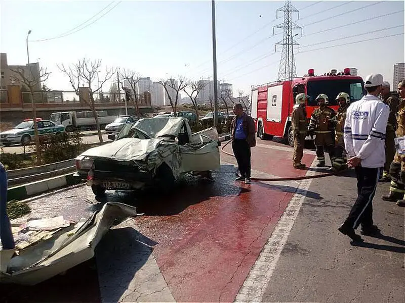 واژگونی خودرو سواری یک مجروح بر جای گذاشت 