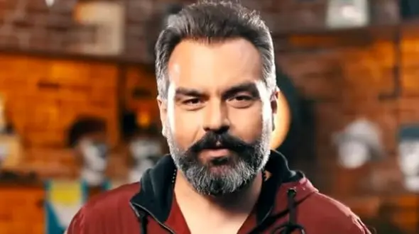 مدل ماشین فولکس کلاسیک و خوشرنگ شهرام قائدی/ سفر به دیار قدیم+عکس