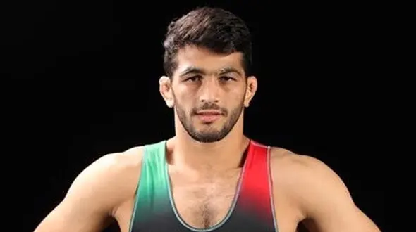 پشت پرده عکس صمیمی حسن یزدانی با خانم بی حجاب مو بلوند ! + عکس