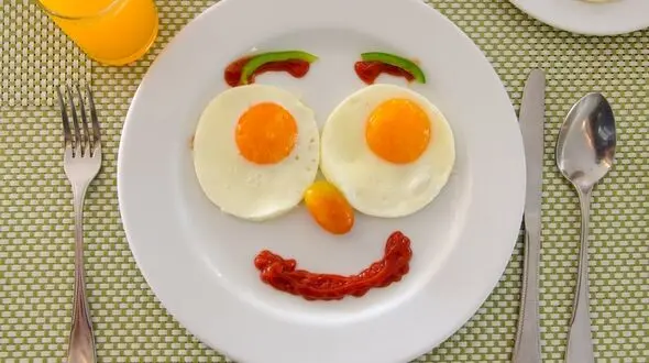 چگونه کودکان را به خوردن صبحانه تشویق کنیم؟
