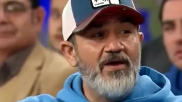 همخوانی دیدنی مهران غفوریان با آهنگ زیر آسمان شهر / خاطرات زنده شد + فیلم