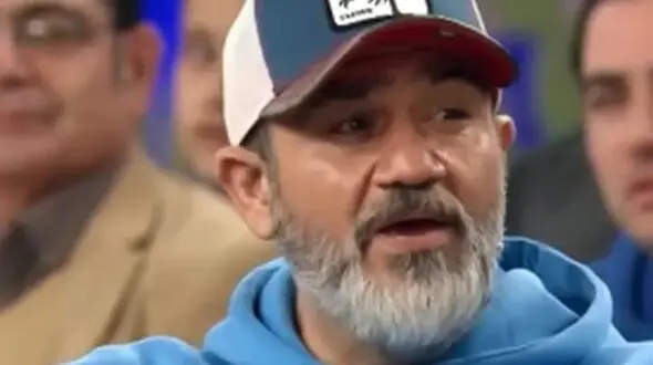 همخوانی دیدنی مهران غفوریان با آهنگ زیر آسمان شهر / خاطرات زنده شد + فیلم
