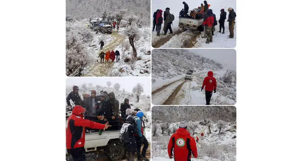 نجات جان ۲۳ گردشگر گرفتار در برف‌های کوه‌های سپیدان+ عکس