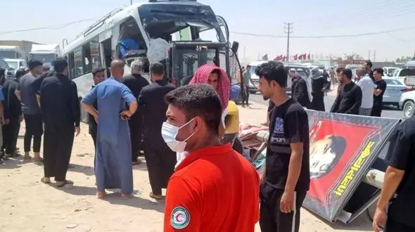 انباشت بیش از 270 هزار وسیله نقلیه در مرزهای اربعینی / 98 جان باخته در تصادفات جاده ای