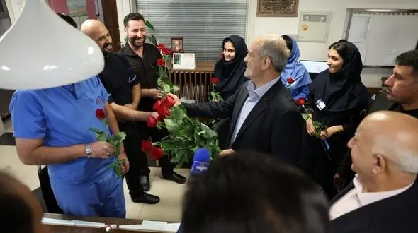 بازدید دکتر پزشکیان از مرکز قلب تهران