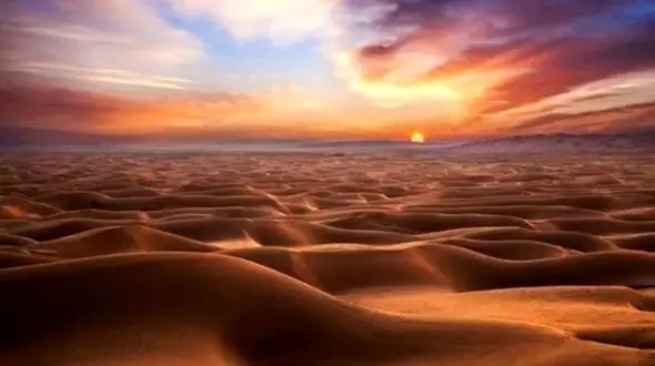 سفر به کویر ریگ جن: کشف رازهای پنهان و تجربه طبیعت بکر پهناور ایران