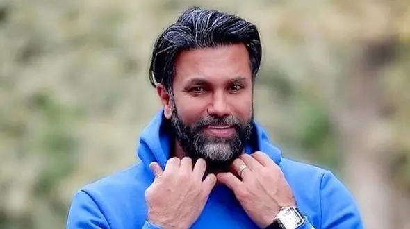 عکس/ رونمایی از مادر جوان علیرضا نیکبخت واحدی / ماشالا چه مادر کم سن و سالی داره