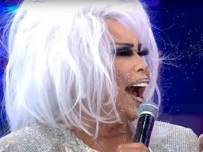 زنی با 100 مدل عمل زیبایی معروف به دیوا به جنجالی ترین خواننده ترکیه ای تبدیل شد