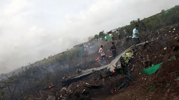 عکس ها وحشتناک از سقوط جنگنده سوخو۳۰ 