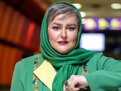 عکس ها / نگاهی به مبلمان خلاقانه و منقش به چهره  نعیمه نظام دوست / چیدمان قرمز سورمه ای و طلایی خانه مجلل با هارمونی خاص