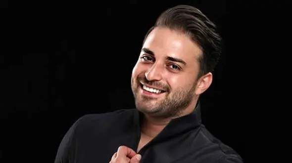 آواز باشکوه بابک جهانبخش با آهنگ  یه جور دیگه / میون این آدمک ها مگه هست یه نفر که مرهم زخم منه