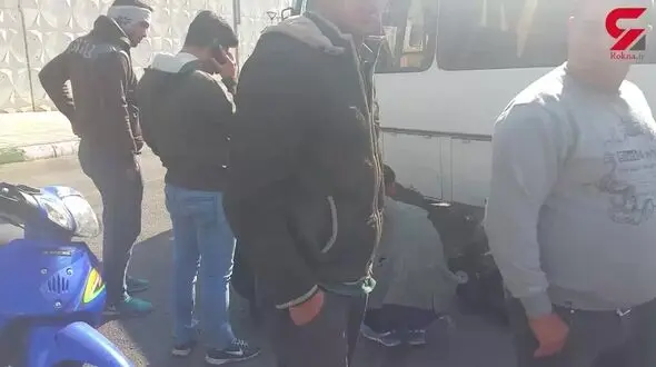 تصادف شدید در مسیر درکه / موتور به وسط مینی بوس زد + فیلم و عکس