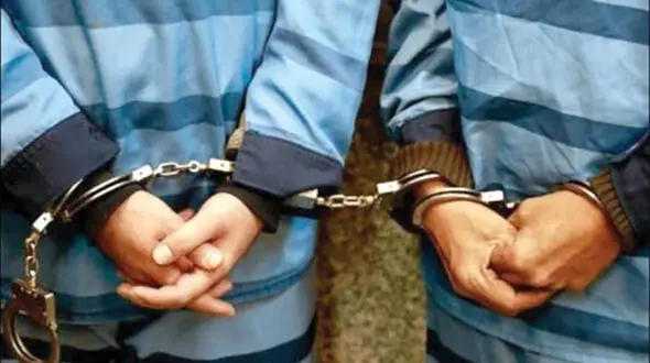 ابعاد جدید از شکار « خفـاش های طـلایی » مشهد ! / پلیس متهم را از زیر پتو بیرون کشید 