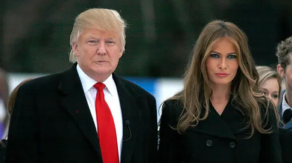 



حرکت عجیب ملانیا ترامپ در یک مراسم +عکس 