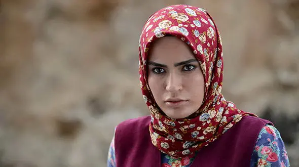 غوغای تصویر رقصیدن شیوا طاهری با پیراهن قرمز ! /  خانم بازیگر تمام قد رقصید !