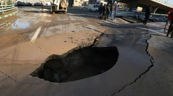 تشدید فرونشست زمین در 4 کلانشهر ایران بر اثر رشد حاشیه نشینی/لرزه خیزی گسل های فعال با فرونشست زمین