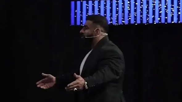 فیلم / انتشار یک ویدیوی خبرساز دیگر از هادی چوپان /  این بار هم بندری مینوازه هم ریز بندری میرقصه اونم توی صدا و سیما! 