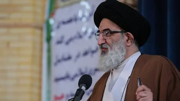 بانوان در جامعه اسلامی به جای مادر شدن، سگ به دست گرفته و در خیابان ها پرسه می زنند