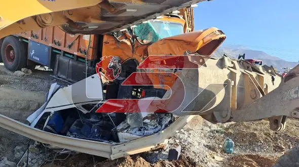 برخورد مرگبار کامیون با مینی‌بوس و پراید در محور دماوند به فیروزکوه / یک کشته و ۶ مجروح برجاگذاشت