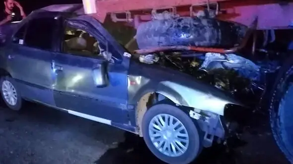 دو فوتی در حادثه برخورد سواری سمند و تریلر در محور انار_رفسنجان + عکس