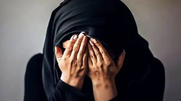 شباهت پسرم به پسرخاله شوهرم کار غیراخلاقی ام را لو داد ! / 7 سال رابطه سیاه بیخ گوش شوهر بیچاره !