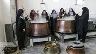 آیین سنتی پخت آش باران در برزک؛ نذر باران برای سرسبزی باغ‌ ها + فیلم