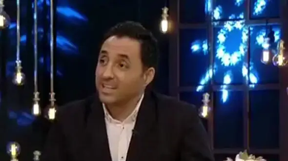 قطع سخنان انتقادی امیرحسین رستمی در پخش زنده تلویزیون + فیلم