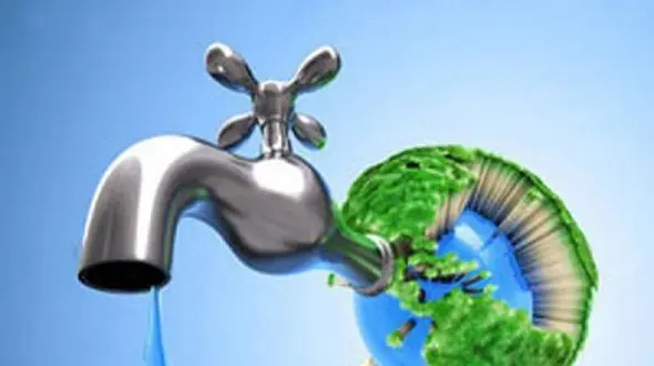 خلاقیت خنده‌دار پدر تبریزی در بحران کم آبی حماسه ساز شد/ وقتی شیر آب تبریز هم باشی عاشق چایی هستی