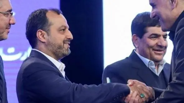 "انتخاب" نشان پیشتاز اقتصاد ایران را از معاون اول رییس جمهور دریافت کرد