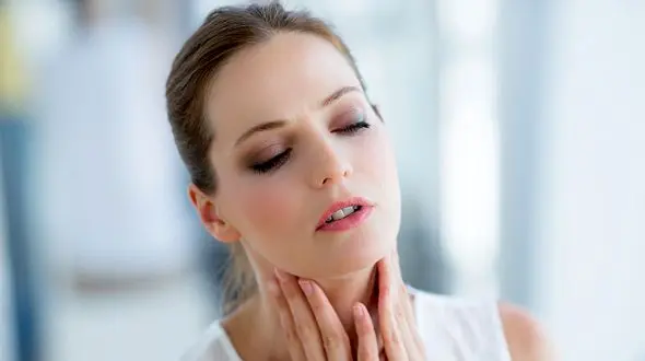 گلو درد چرکی چه فرقی با سرماخوردگی دارد؟