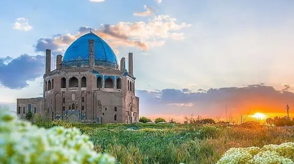 عکسی از گنبد سلطانیه / این عکس اوایل دوره پهلوی گرفته شده است