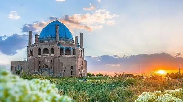 نقاشی قدیمی از گنبد سلطانیه زنجان