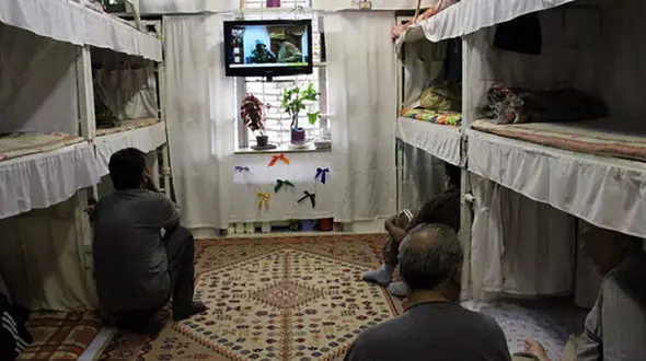 وقتی زندان بودم، زنم با 2 دوستم صمیمی شده بود وقتی فهیمدم خشمم را فرو بردم ولی ...