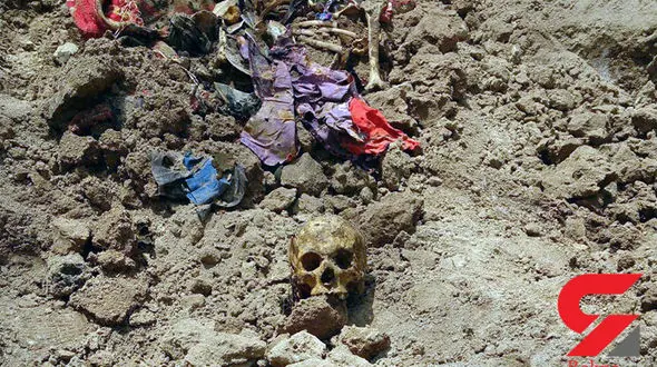 تصاویر وحشتناک از گور خانوادگی در آبادان / اجساد متعلق به یک پدر و مادر و دختر بچه شان است +عکس