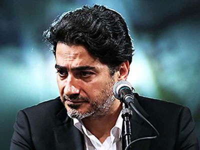 فیلم / شعرخوانی جگرسوز همایون شجریان از حسین منزوی/ شاهکاری که به دل و جان نشست ... / آهای غمی که مثلِ یه بختک رو سینه‌ی من شده‌ای ....