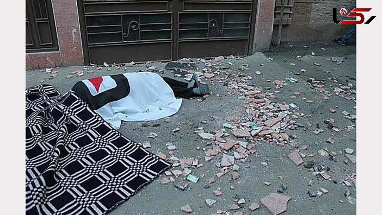 عکس جسد مرد میبدی بعد از سقوط مرگبار