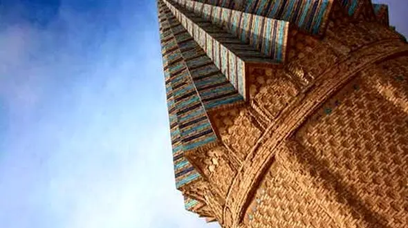 بزن بریم سفر / اخنگان، برج مقبره‌ای تیموری در راه توس 