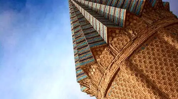 بزن بریم سفر / اخنگان، برج مقبره‌ای تیموری در راه توس 