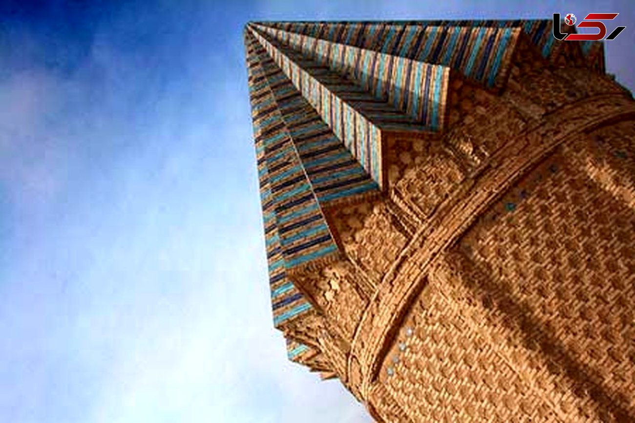 بزن بریم سفر / اخنگان، برج مقبره‌ای تیموری در راه توس 