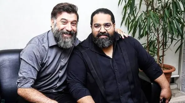 رضا صادقی طرفدارانش را ترساند / چه بلایی سر آقای خواننده آمد ؟!