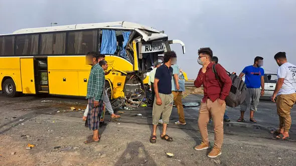 تصادف خونین اتوبوس با سمند در جاده خوی / 20 نفر زخمی شدند 