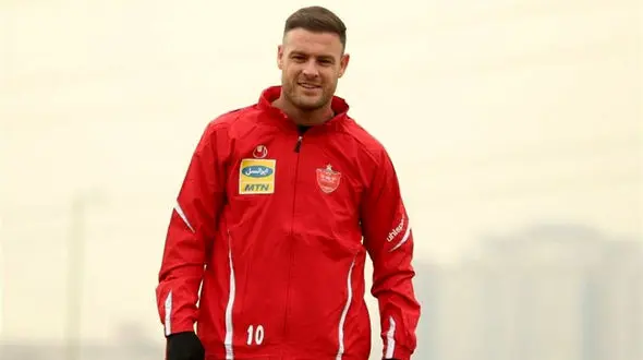 مهاجم پرسپولیس به خاطر تخلف رانندگی احضار شد