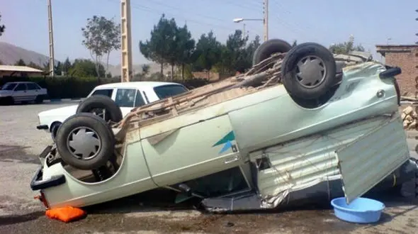 عجیب ترین تصادف جاده مشهد-چناران/ وانت چپ کرد ۱۱ نفر مصدوم شدند!