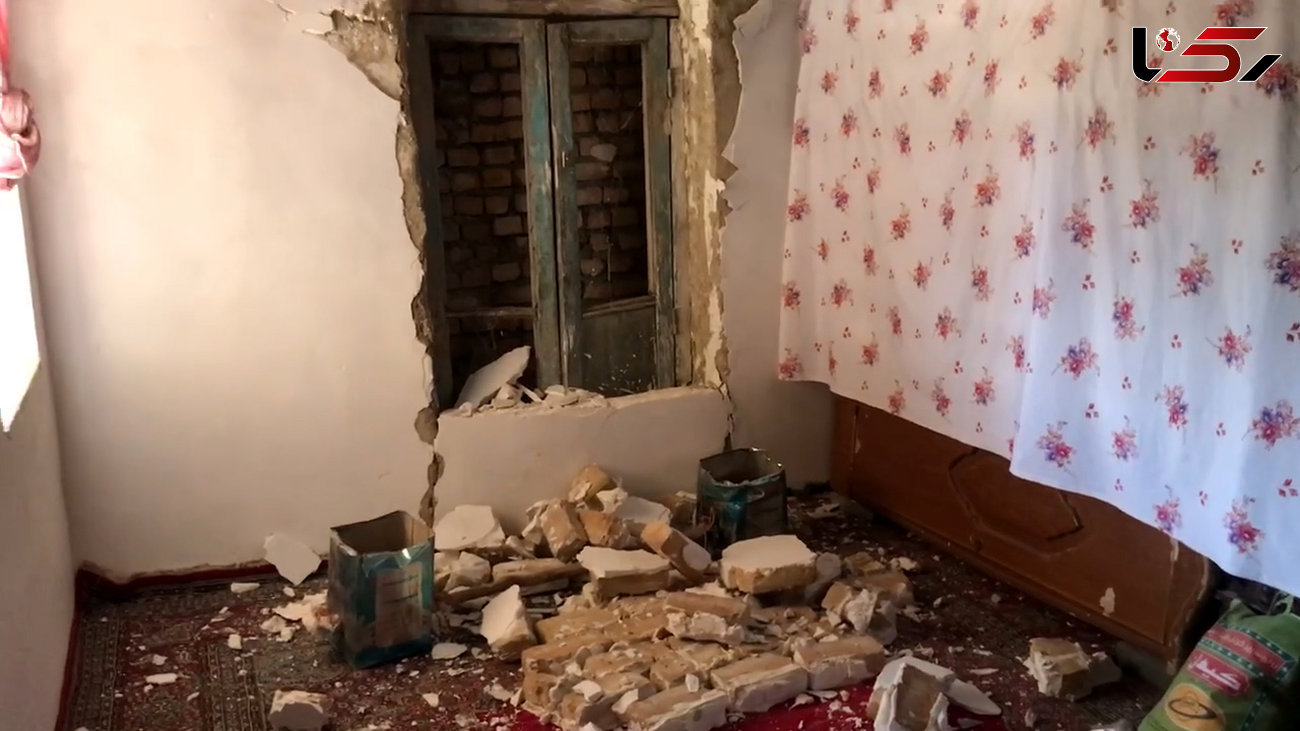 فیلم سقوط سنگ بزرگ روی یک خانه در زلزله قوچان 